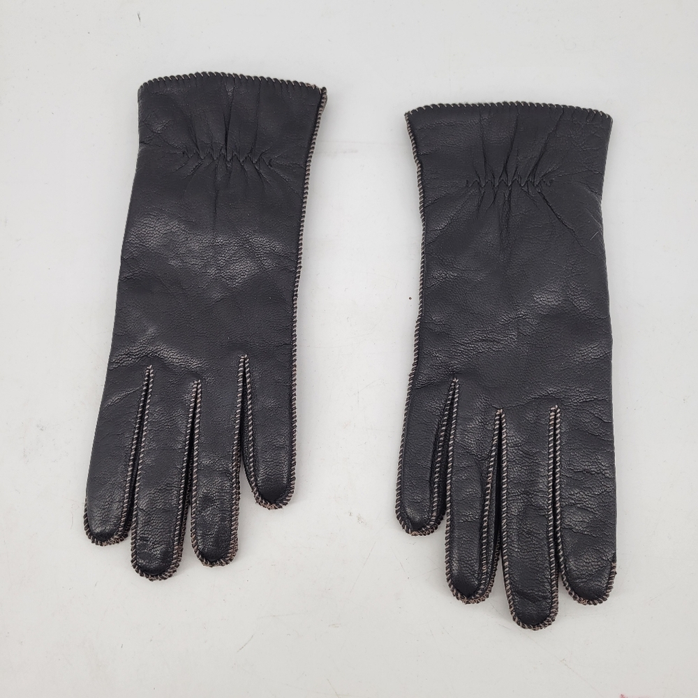 Fownes Elegant Black Leather Gloves